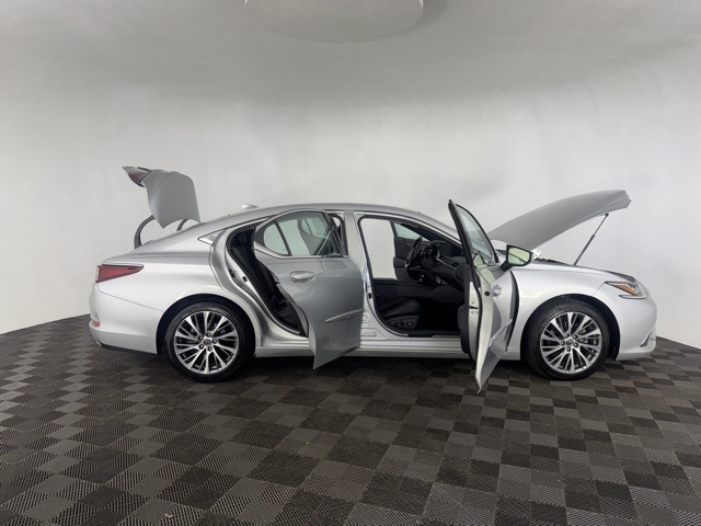 2020 Lexus ES 350 Premium photo 16