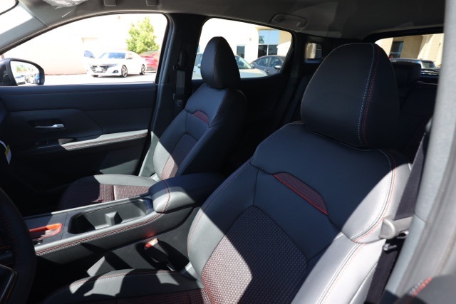 2026 Nissan Kicks SR photo 13