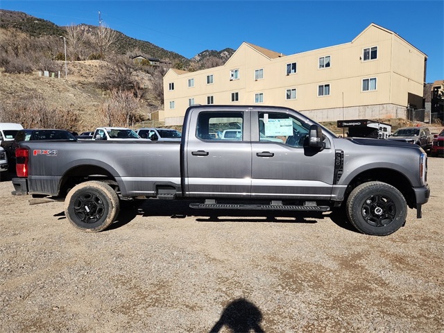 2025 Ford F-350 XL photo 2