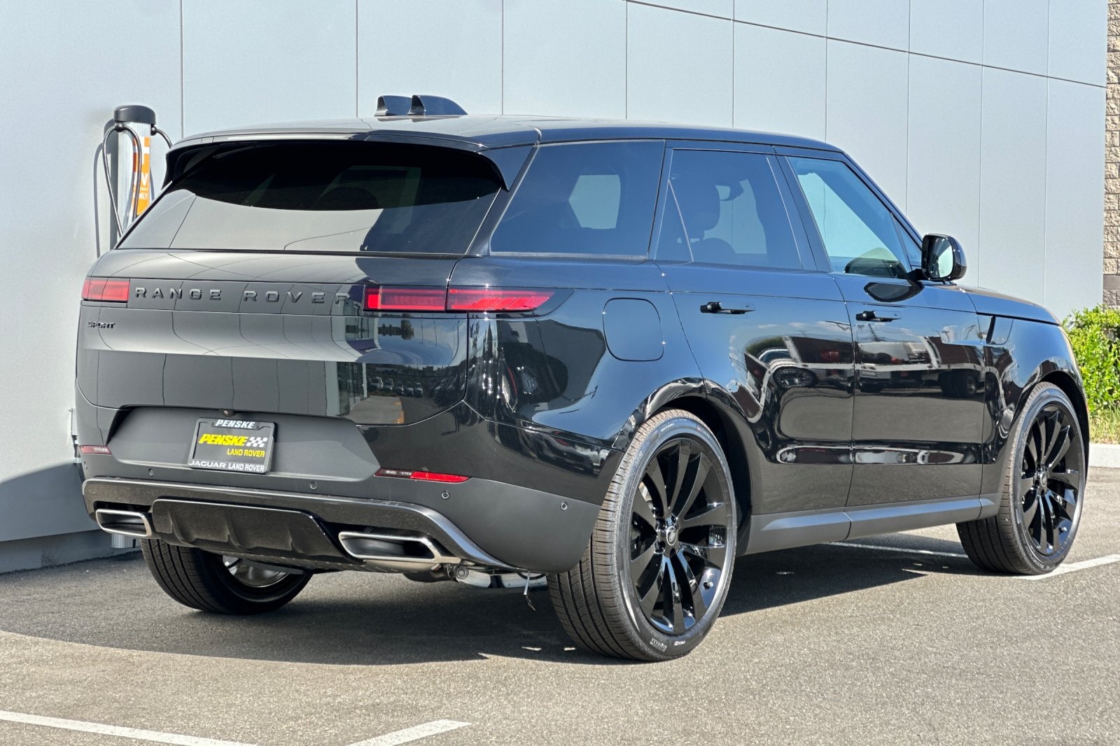 2025 Land Rover Range Rover Sport SE photo 5