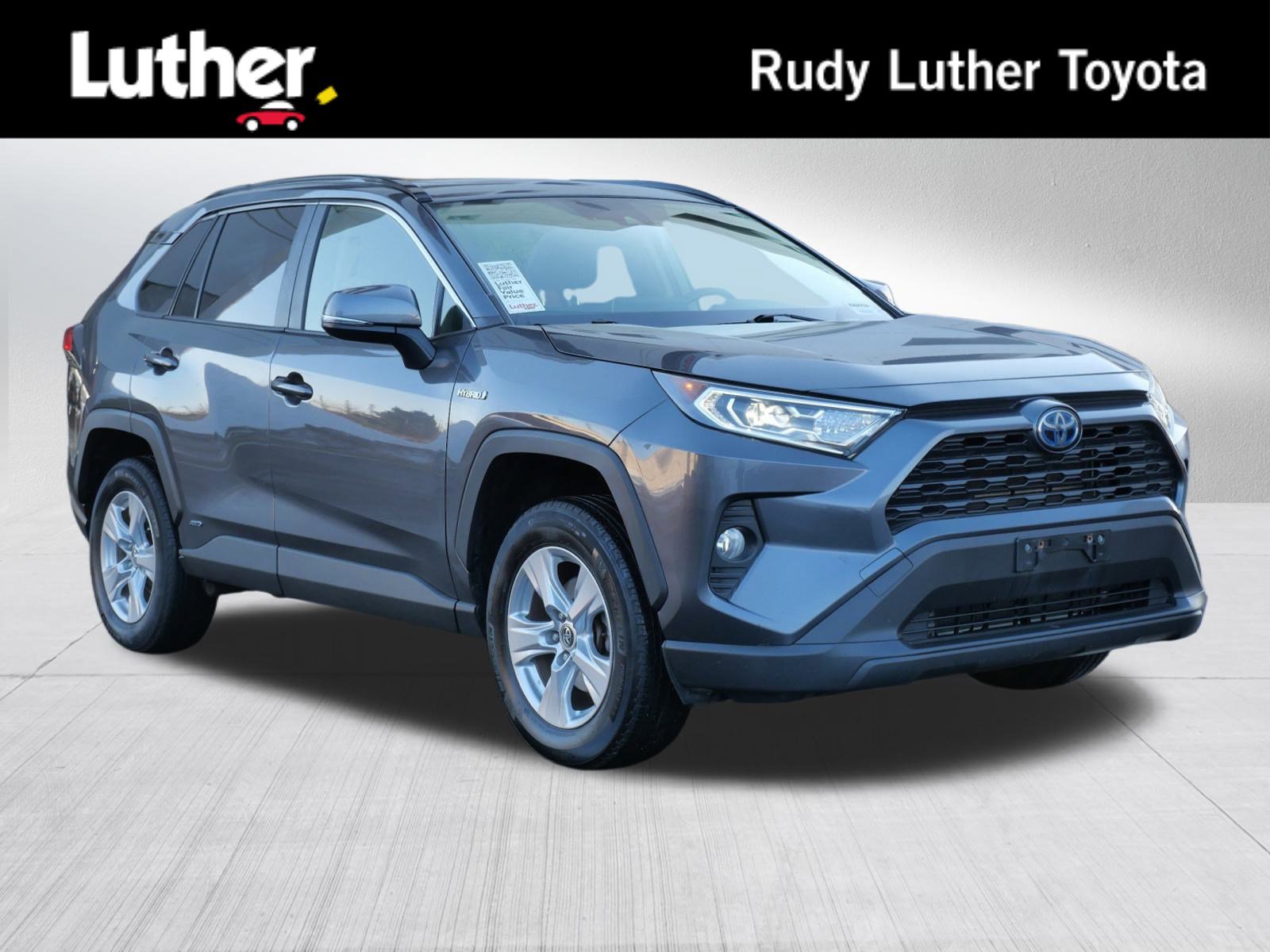 2019 Toyota RAV4 XLE's photo