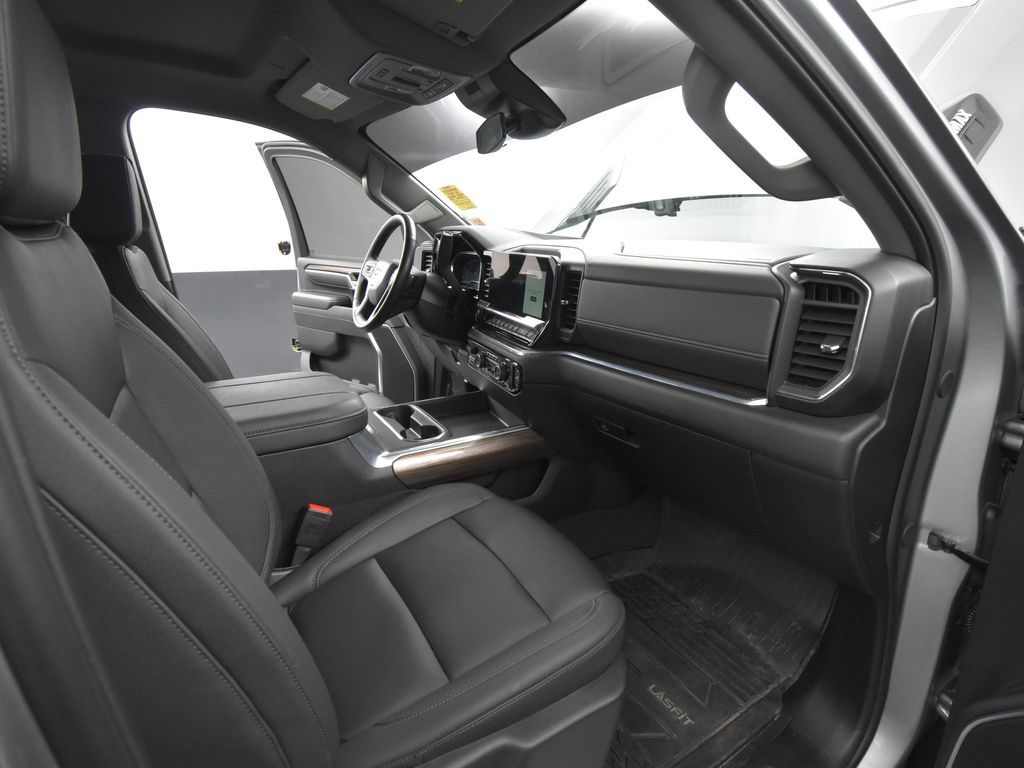 2025 Chevrolet Silverado 2500HD LT photo 40