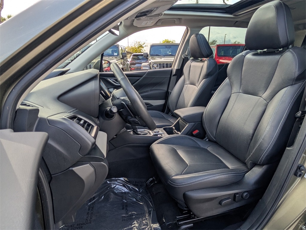 2022 Subaru Forester Limited photo 2