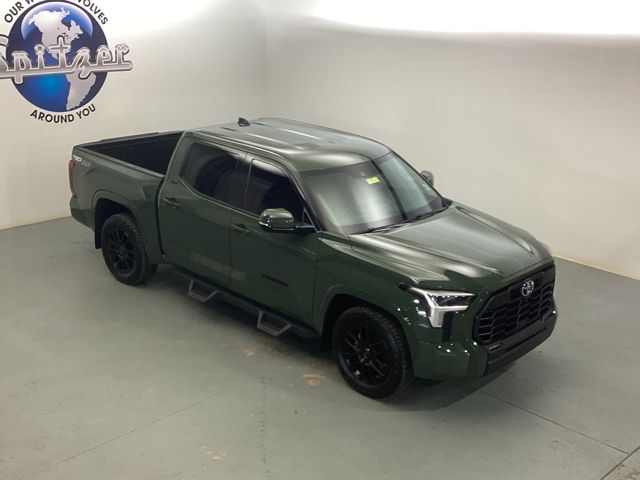 2022 Toyota Tundra SR5 CrewMax photo 8