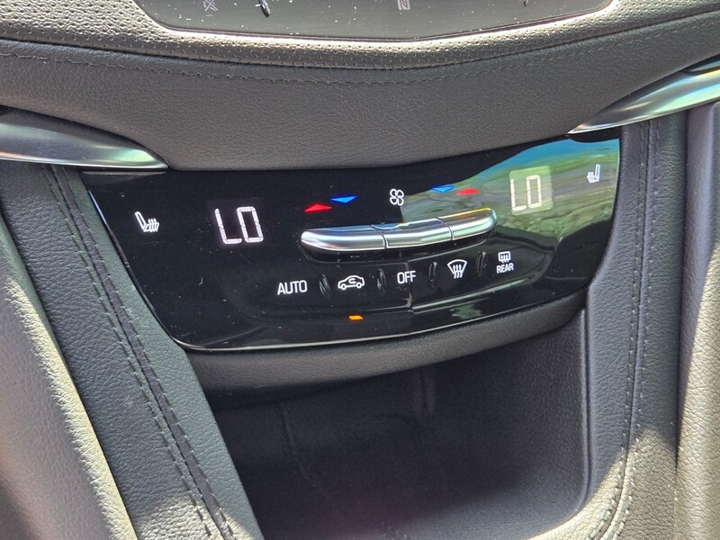 2021 Cadillac XT6 Luxury photo 21