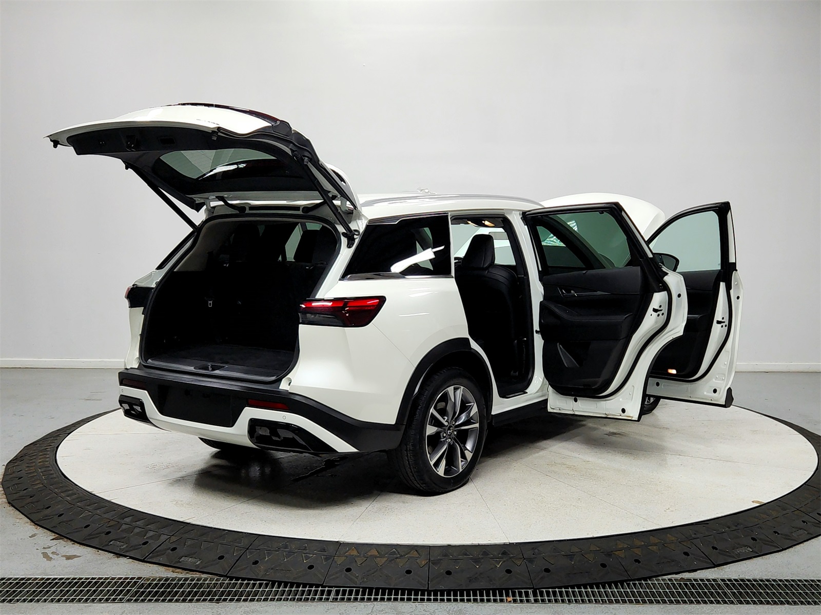 2024 Infiniti QX60 Luxe photo 15