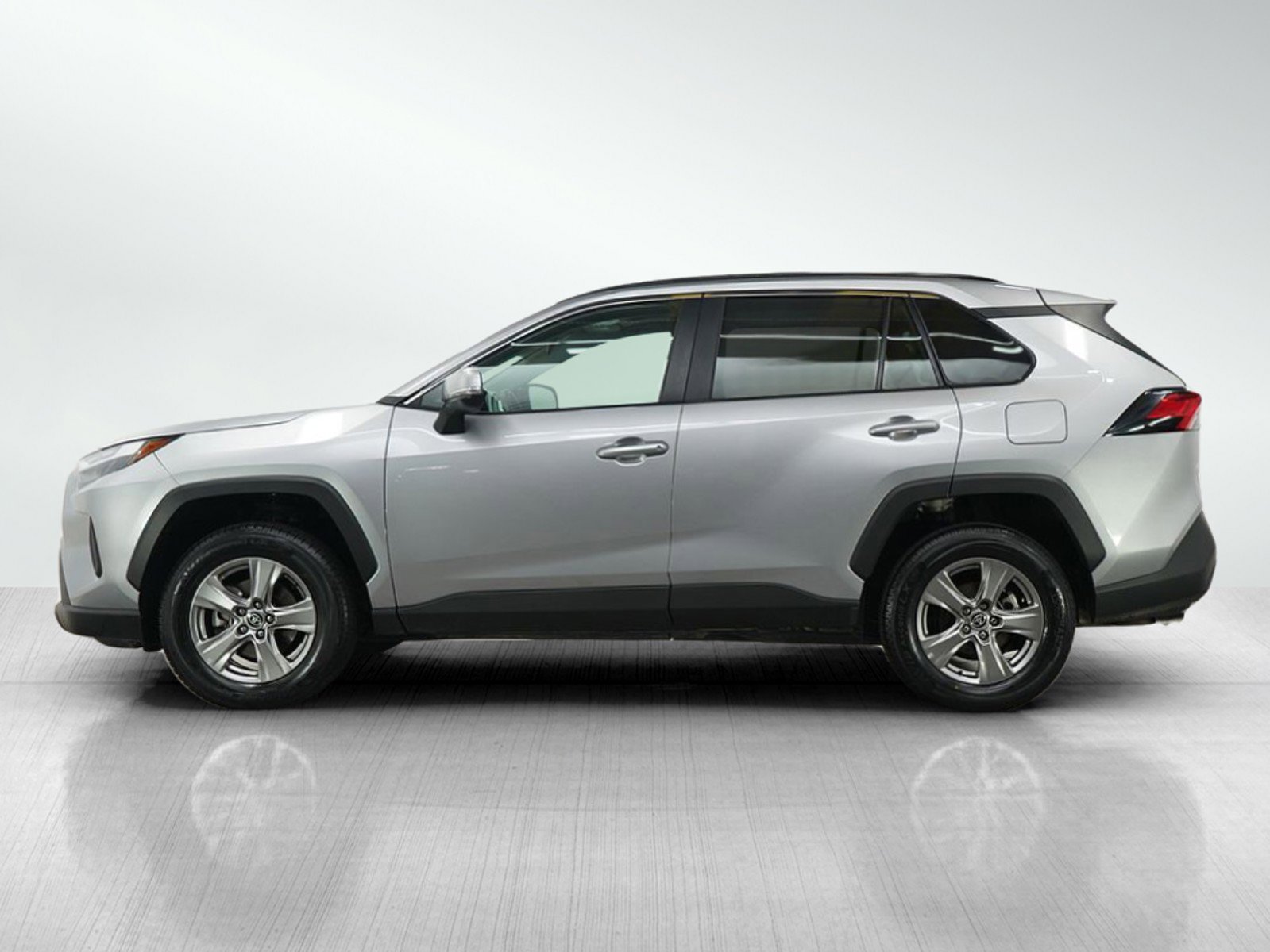 Used 2024 Toyota RAV4 XLE with VIN 2T3P1RFV1RC430584 for sale in Bloomington, Minnesota