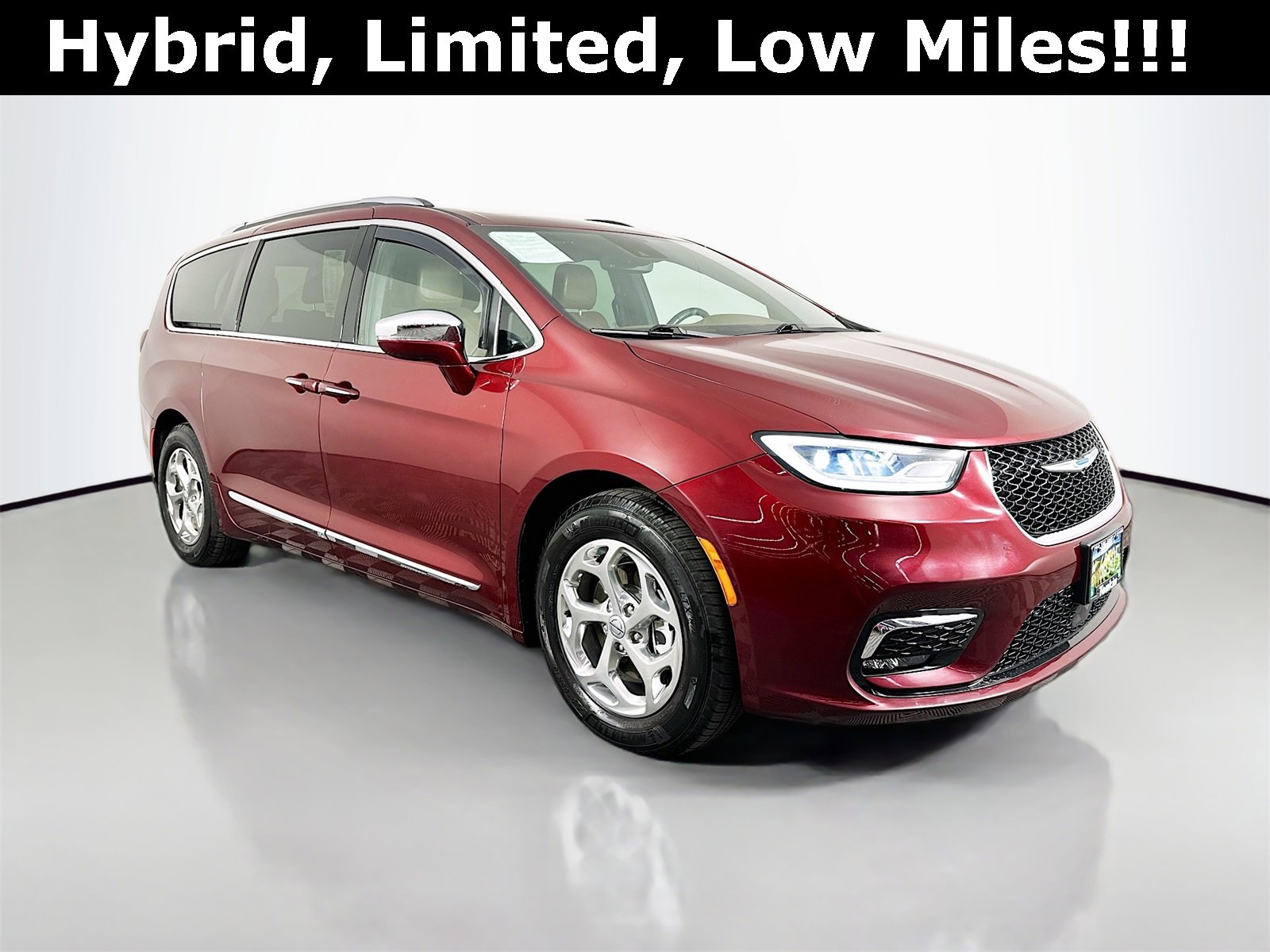 2021 Chrysler Pacifica Hybrid Limited's photo