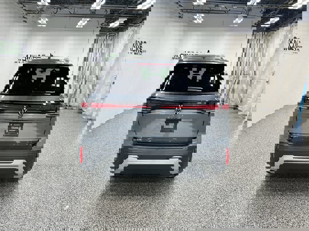 2025 Volkswagen Tiguan S photo 3