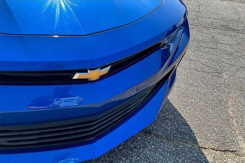 2018 Chevrolet Camaro 1LT photo 25