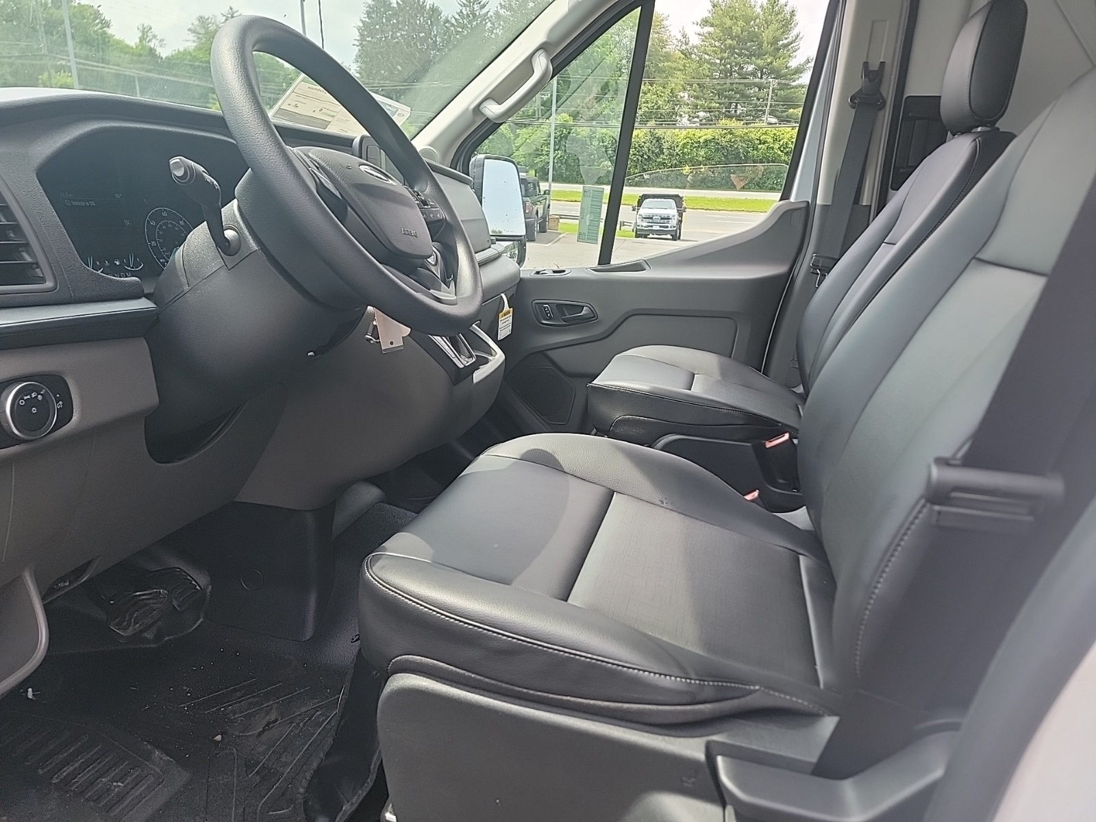 2025 Ford Transit photo 4