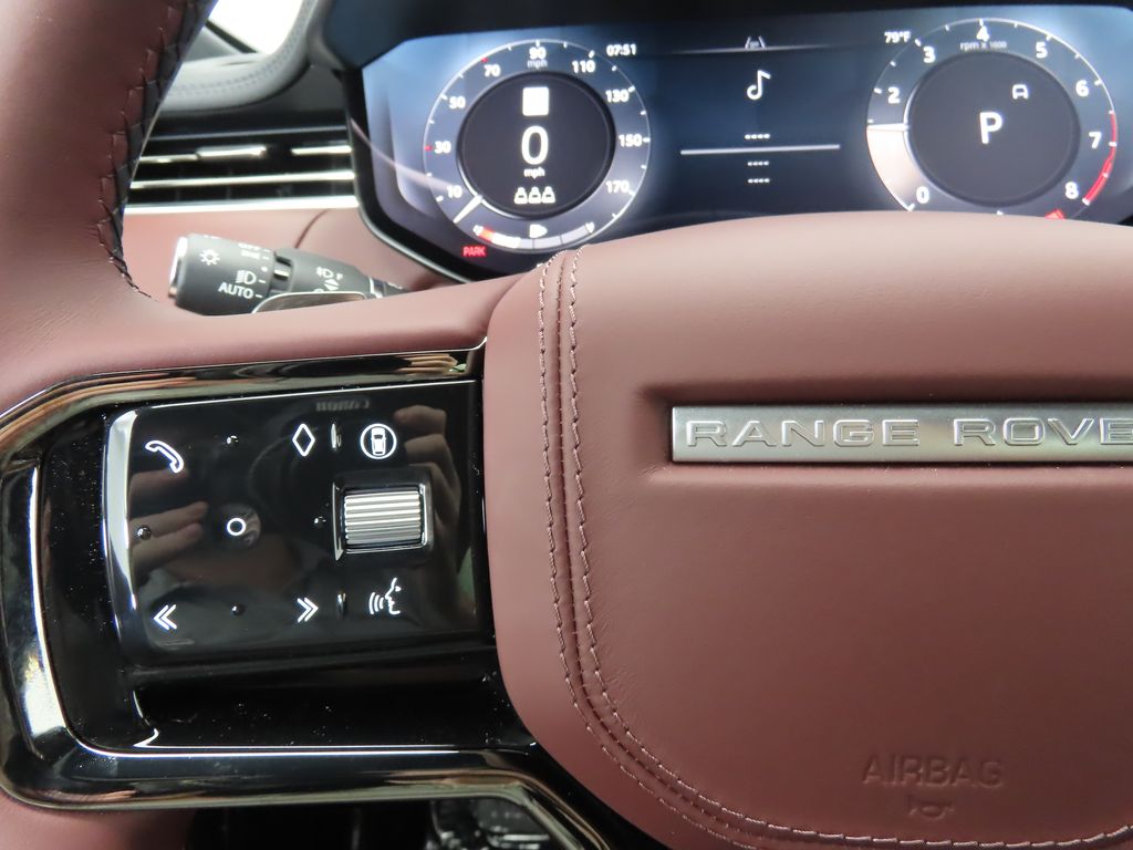 2025 Land Rover Range Rover Sport P530 Dynamic SE photo 9