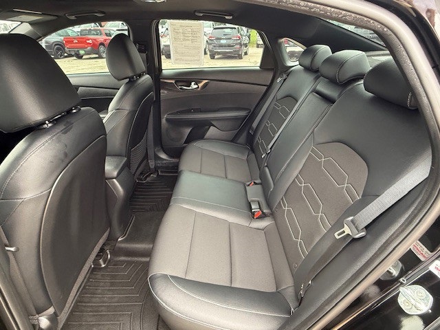 2023 Kia Forte GT-Line photo 15