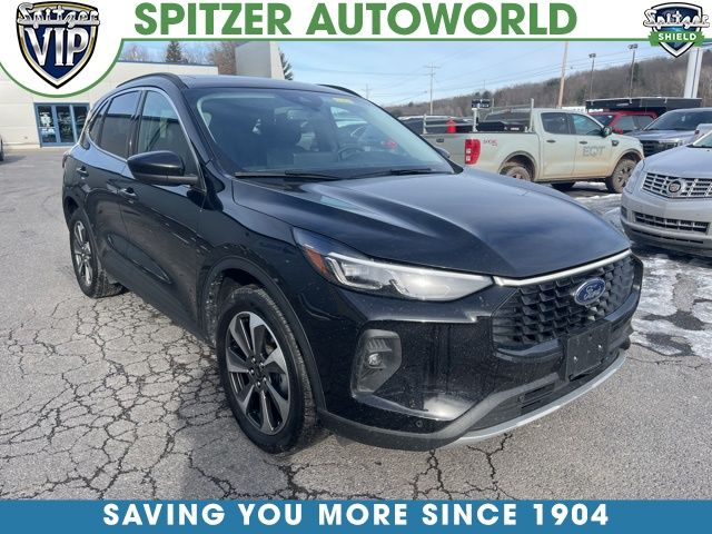 2024 Ford Escape Platinum's photo