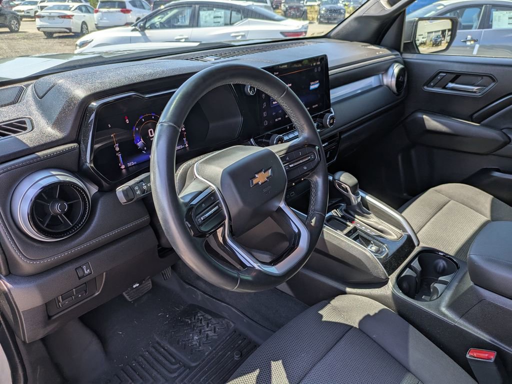 2023 Chevrolet Colorado LT photo 11