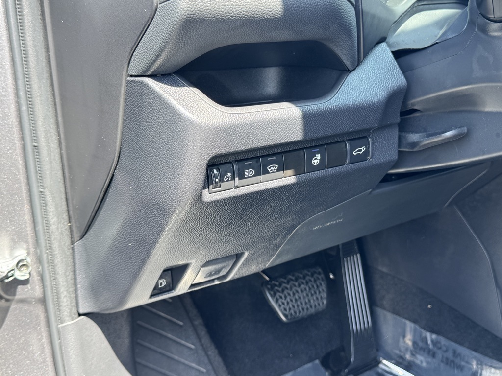 2024 Toyota RAV4 Hybrid XLE Premium photo 18