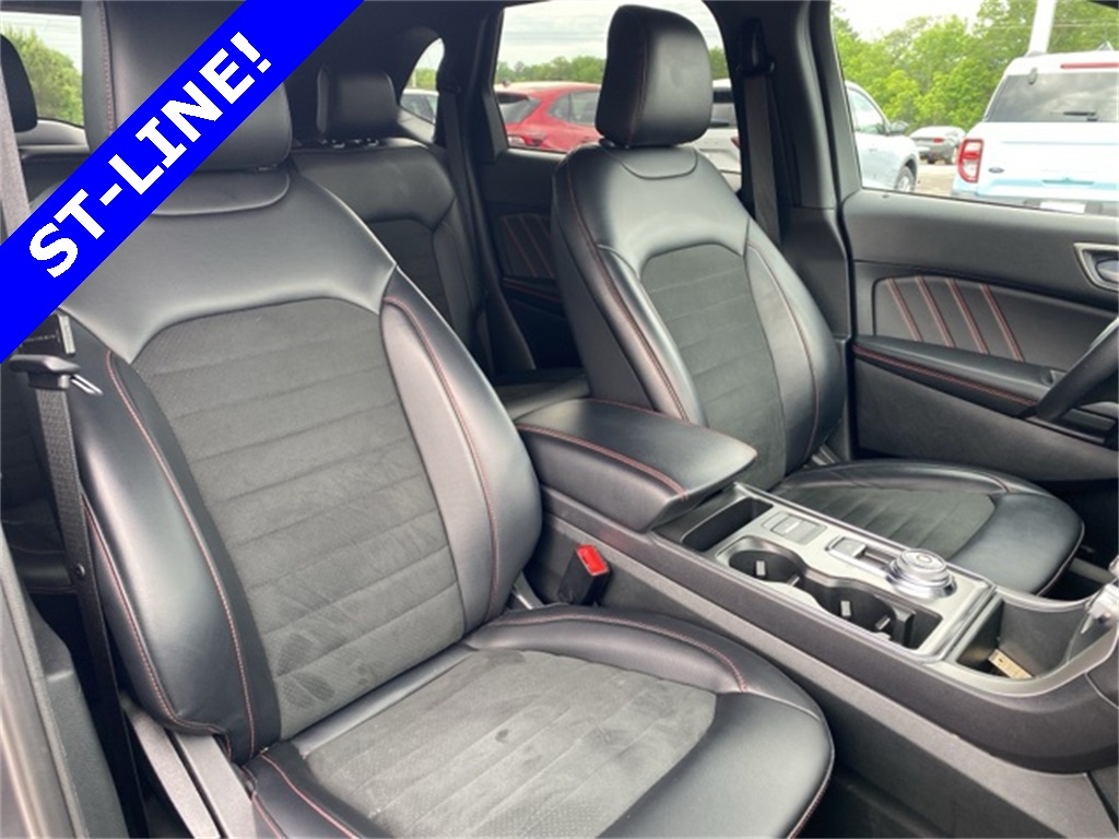 2024 Ford Edge ST photo 6
