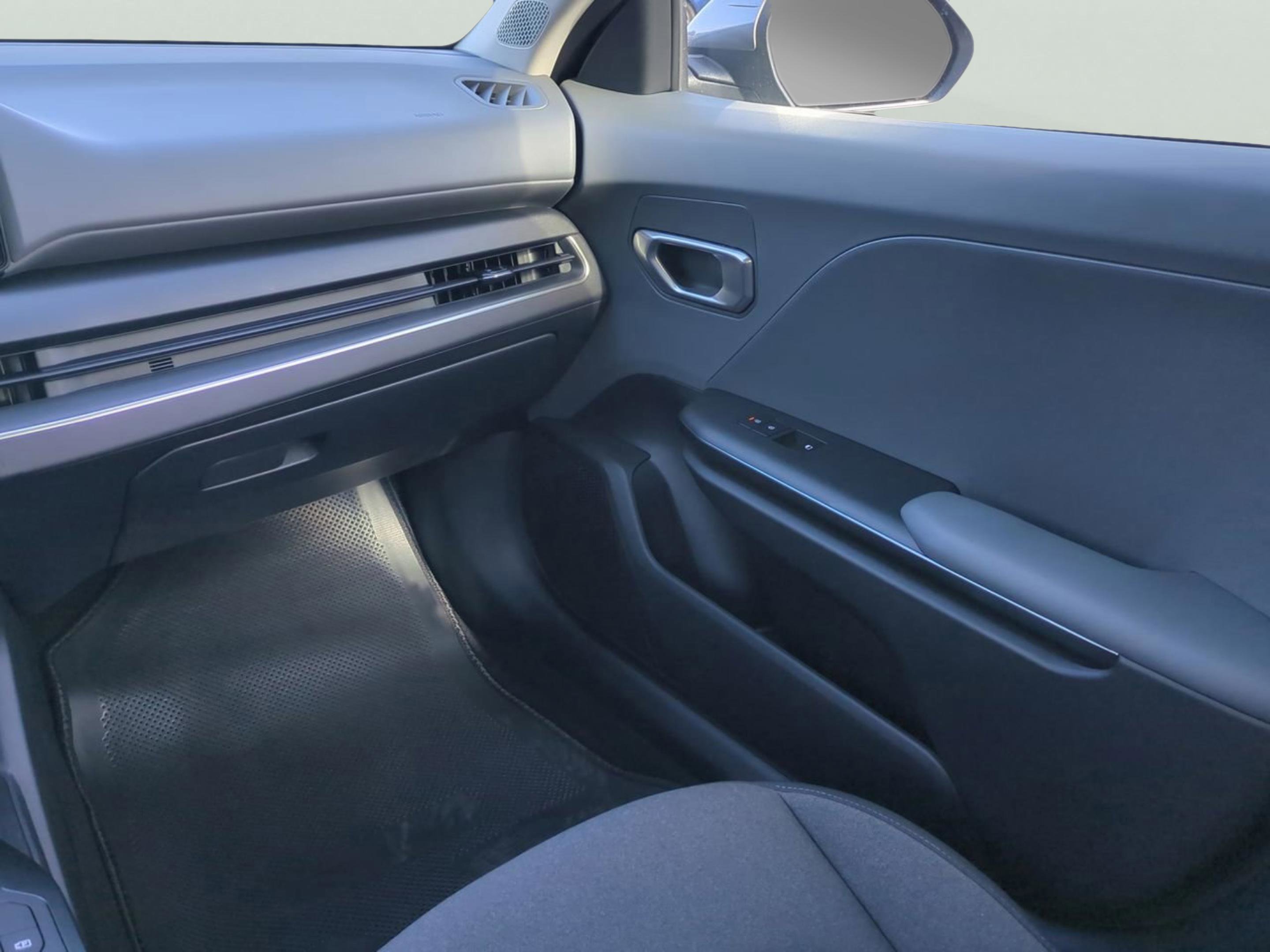 2025 Kia K4 LXS photo 11