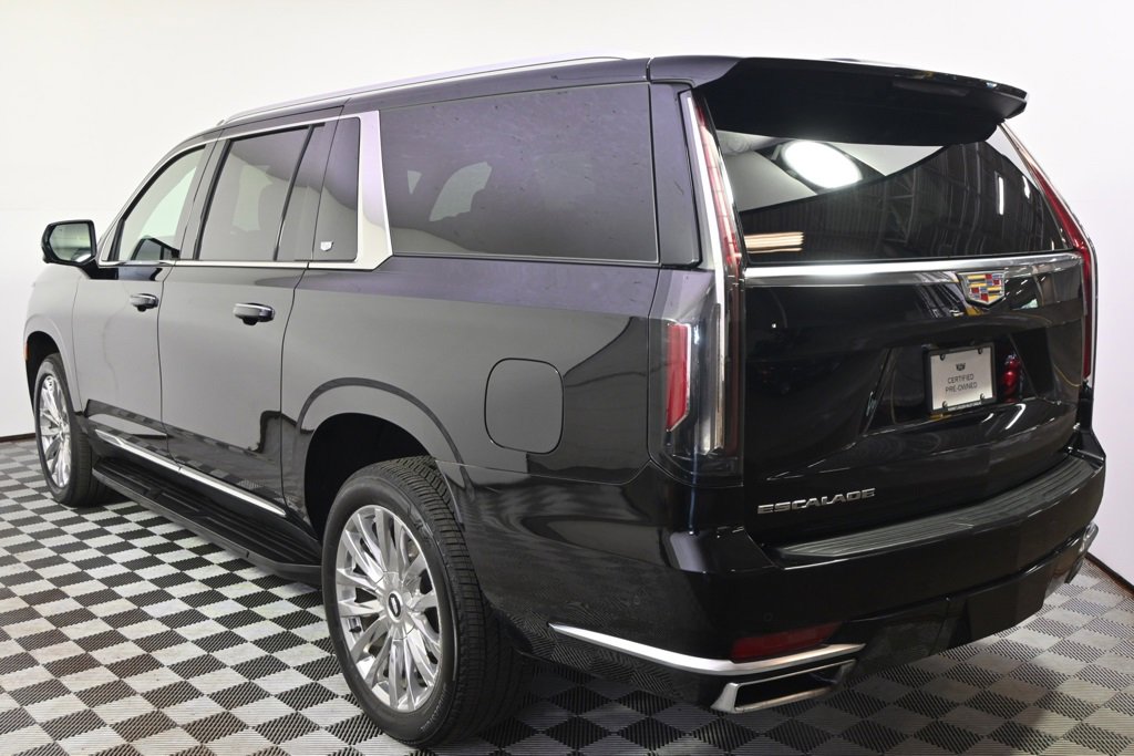 2024 Cadillac Escalade ESV Premium Luxury photo 3