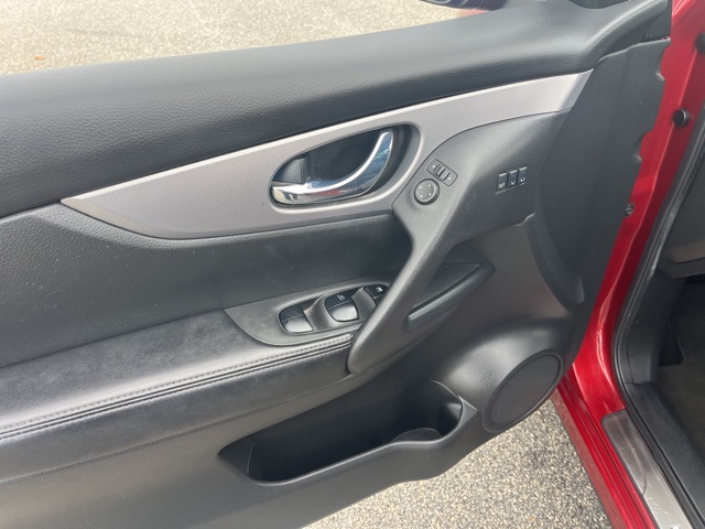 2020 Nissan Rogue Sport SV photo 6