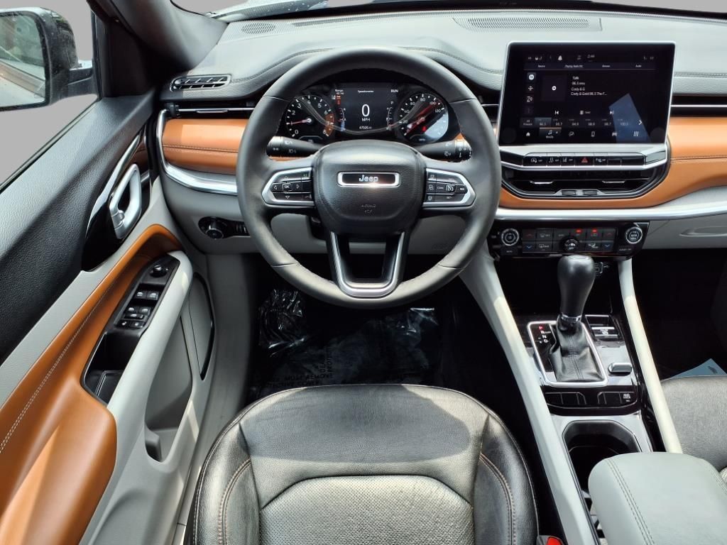 2023 Jeep Compass Limited photo 4