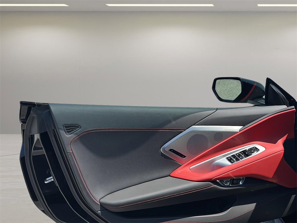 2025 Chevrolet Corvette Stingray 2LT photo 14