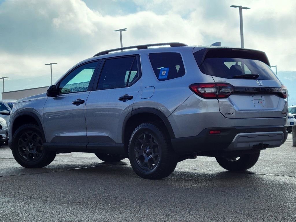 2025 Honda Pilot TrailSport photo 4