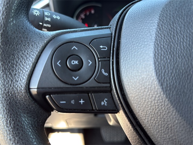 2023 Toyota RAV4 XLE photo 18