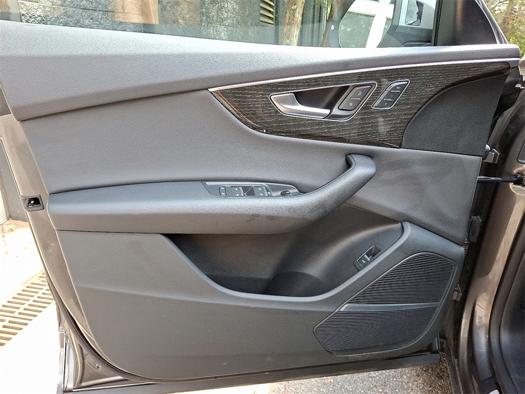 2019 Audi Q8 Premium Plus photo 11
