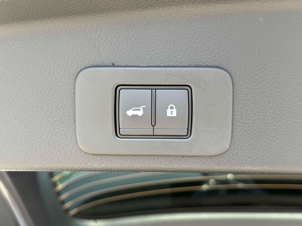 2025 Nissan Murano SV photo 20