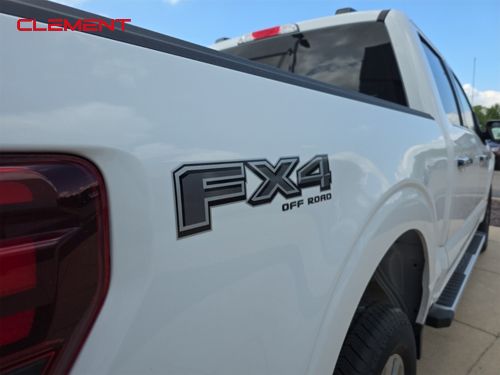 2025 Ford F-150 Lariat photo 8