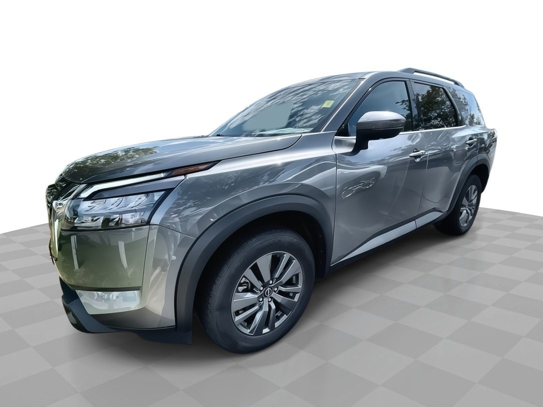 2024 Nissan Pathfinder SV's photo