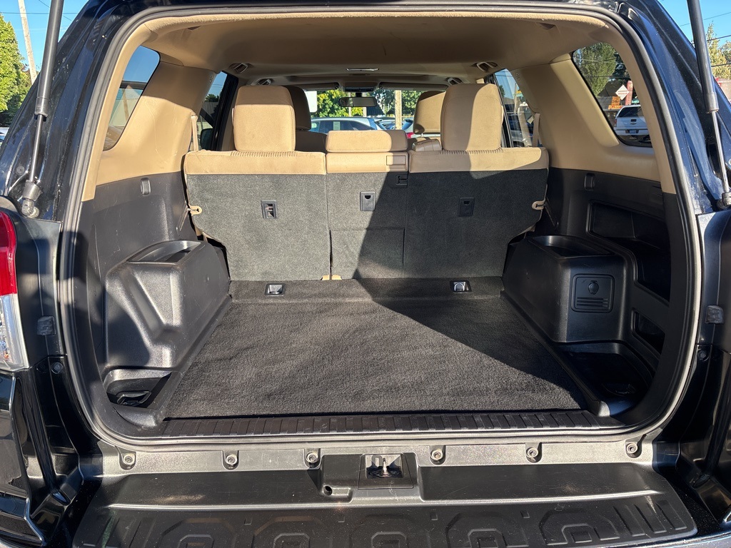 2011 Toyota 4Runner SR5 photo 17