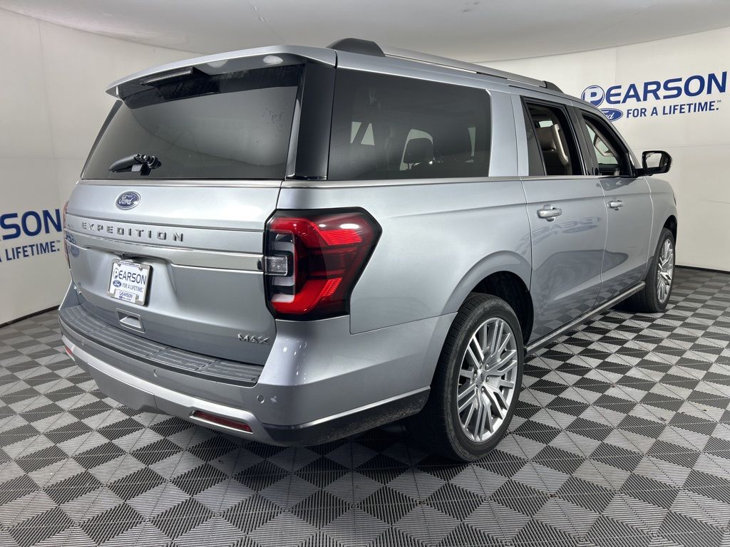 2024 Ford Expedition MAX Limited photo 3