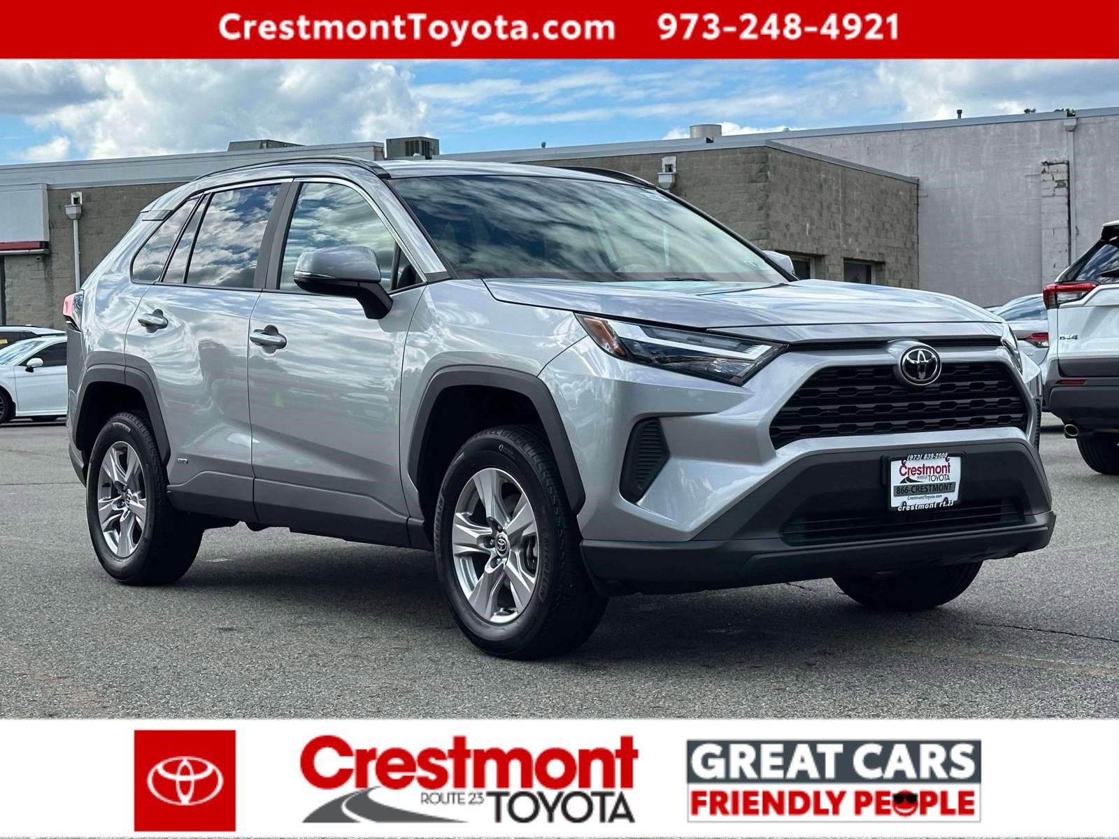 2025 Toyota RAV4 Hybrid LE photo 2