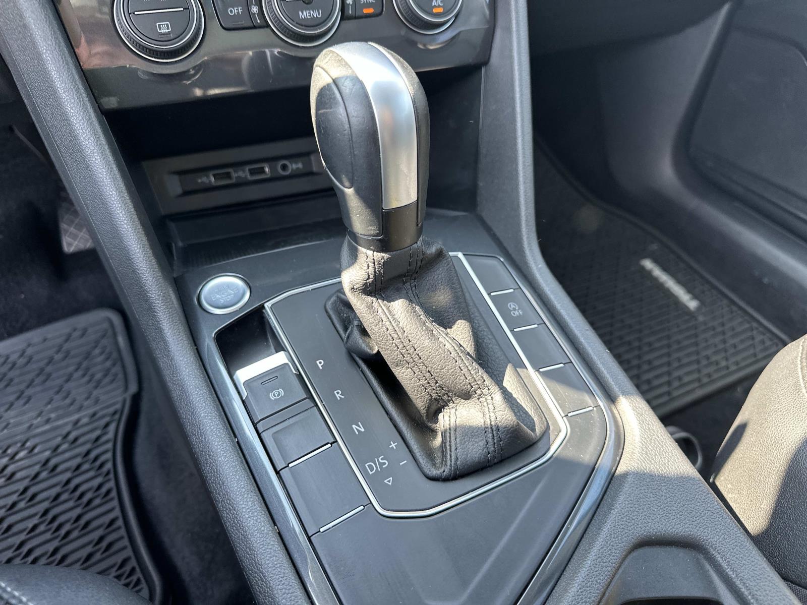 2020 Volkswagen Tiguan SE photo 11