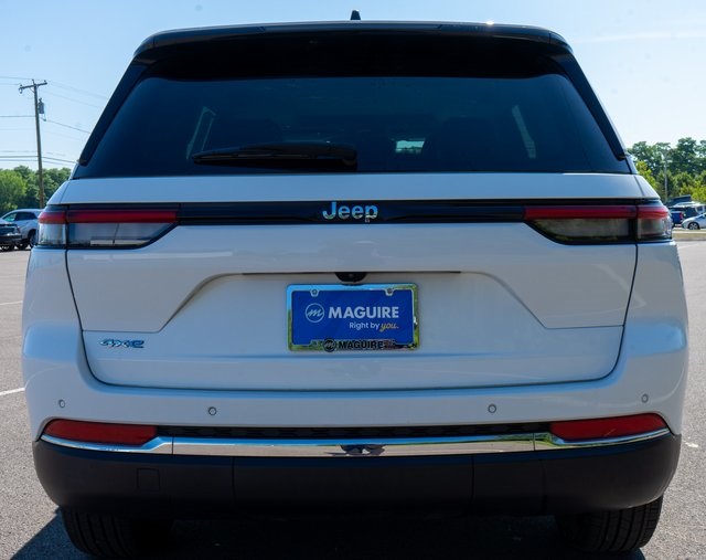 2023 Jeep Cherokee 4xe photo 3