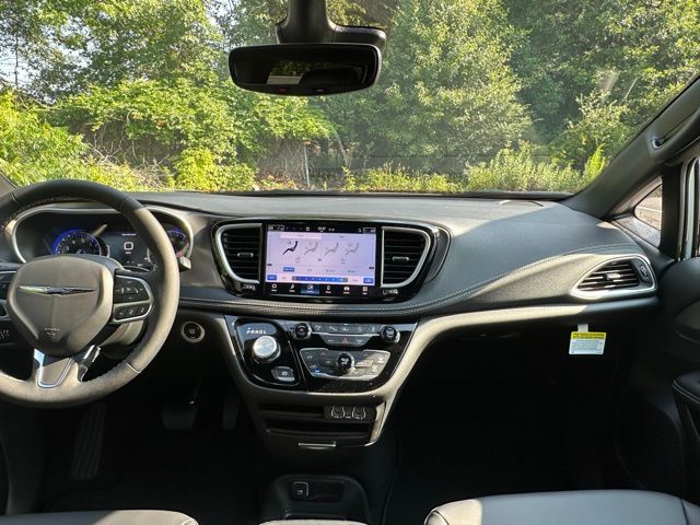 2025 Chrysler Pacifica photo 27