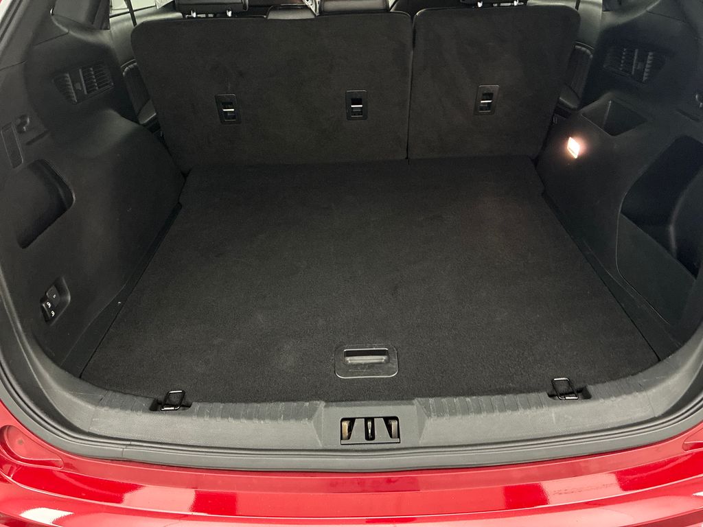 2020 Ford Edge ST photo 22