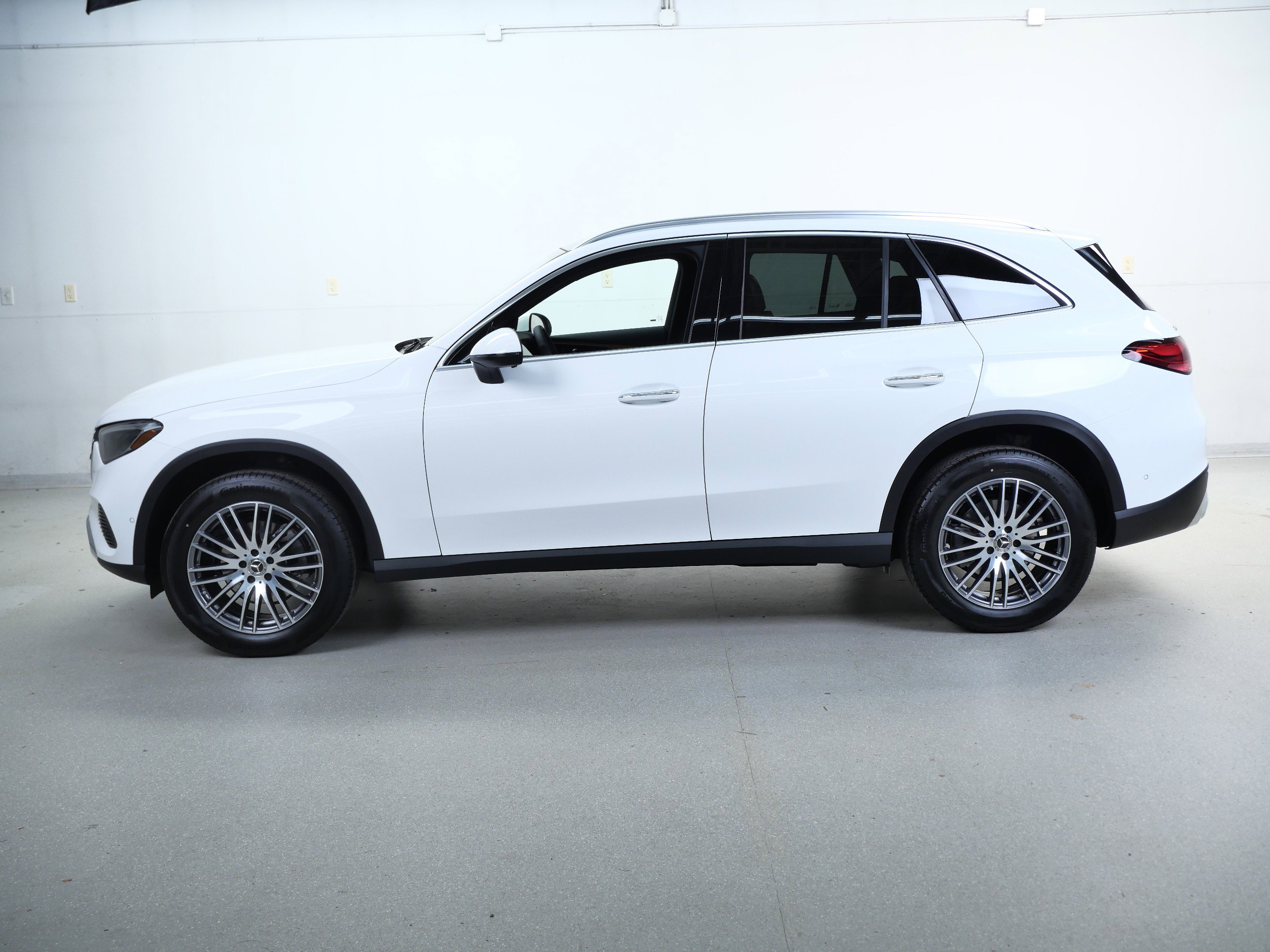 2026 Mercedes Benz GLC 300 4MATIC photo 4