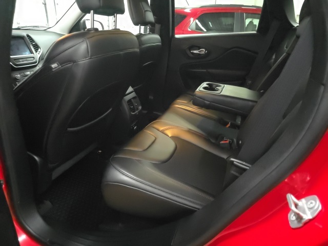 2019 Jeep Cherokee Trailhawk photo 12