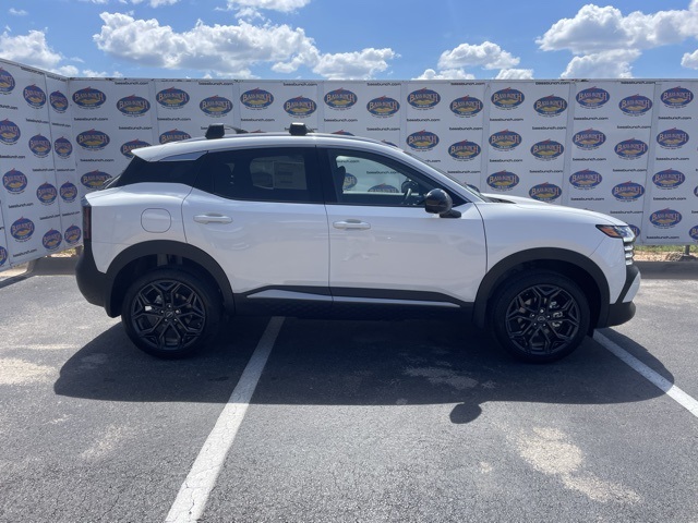 2026 Nissan KICKS SR's photo