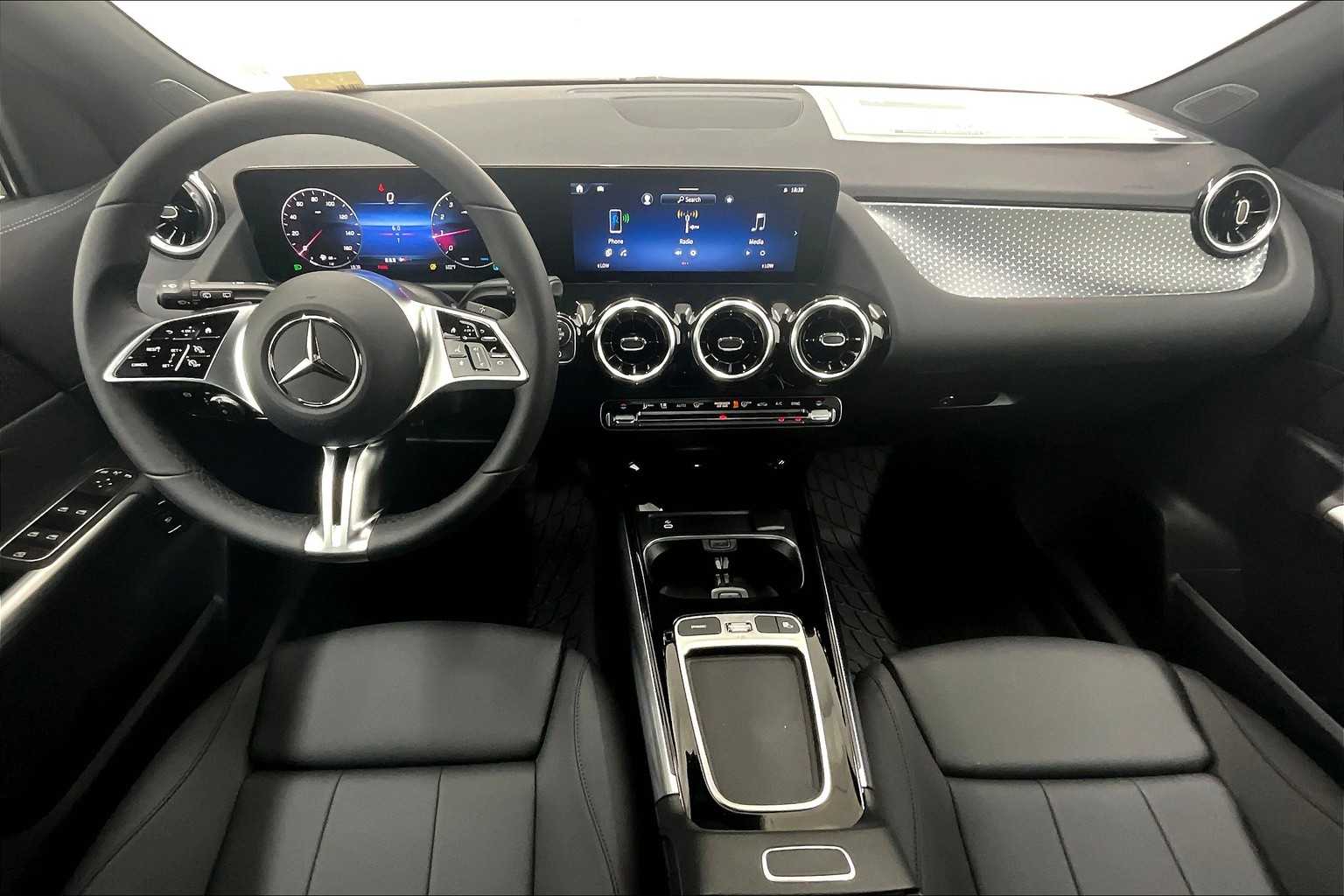2026 Mercedes Benz GLA 250 photo 4
