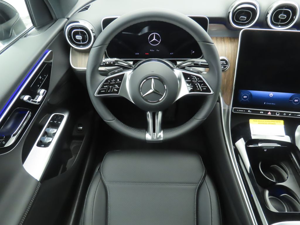 2025 Mercedes Benz GLC 300 photo 9