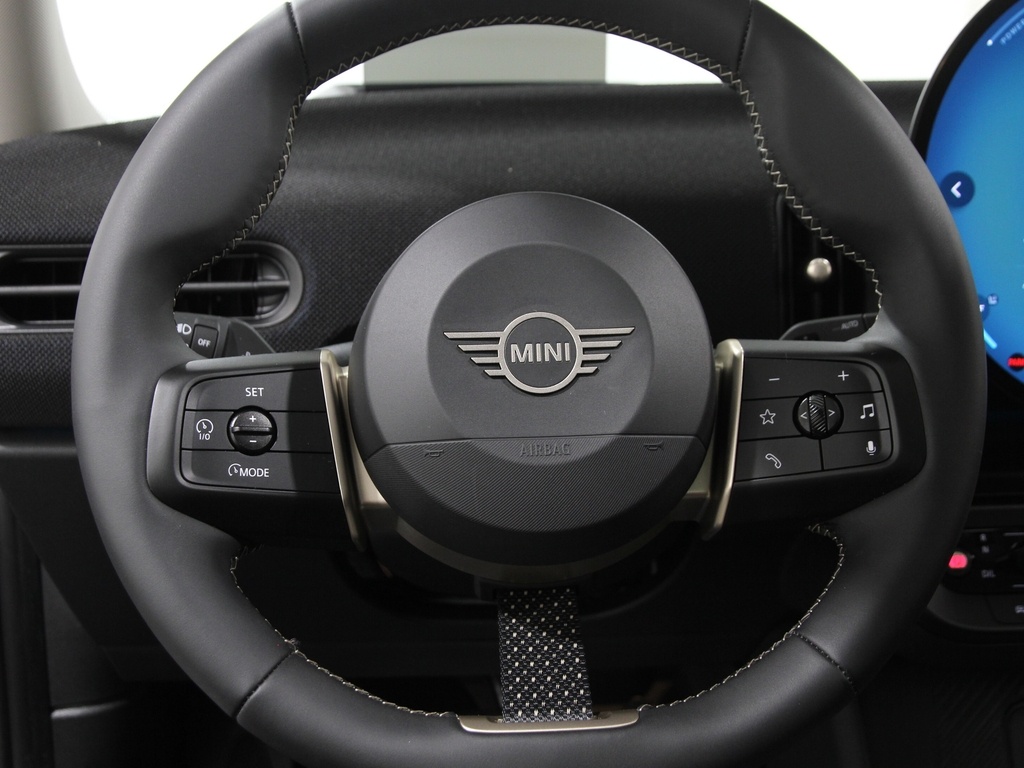 2025 Mini Cooper 2 Door Hardtop Signature photo 7