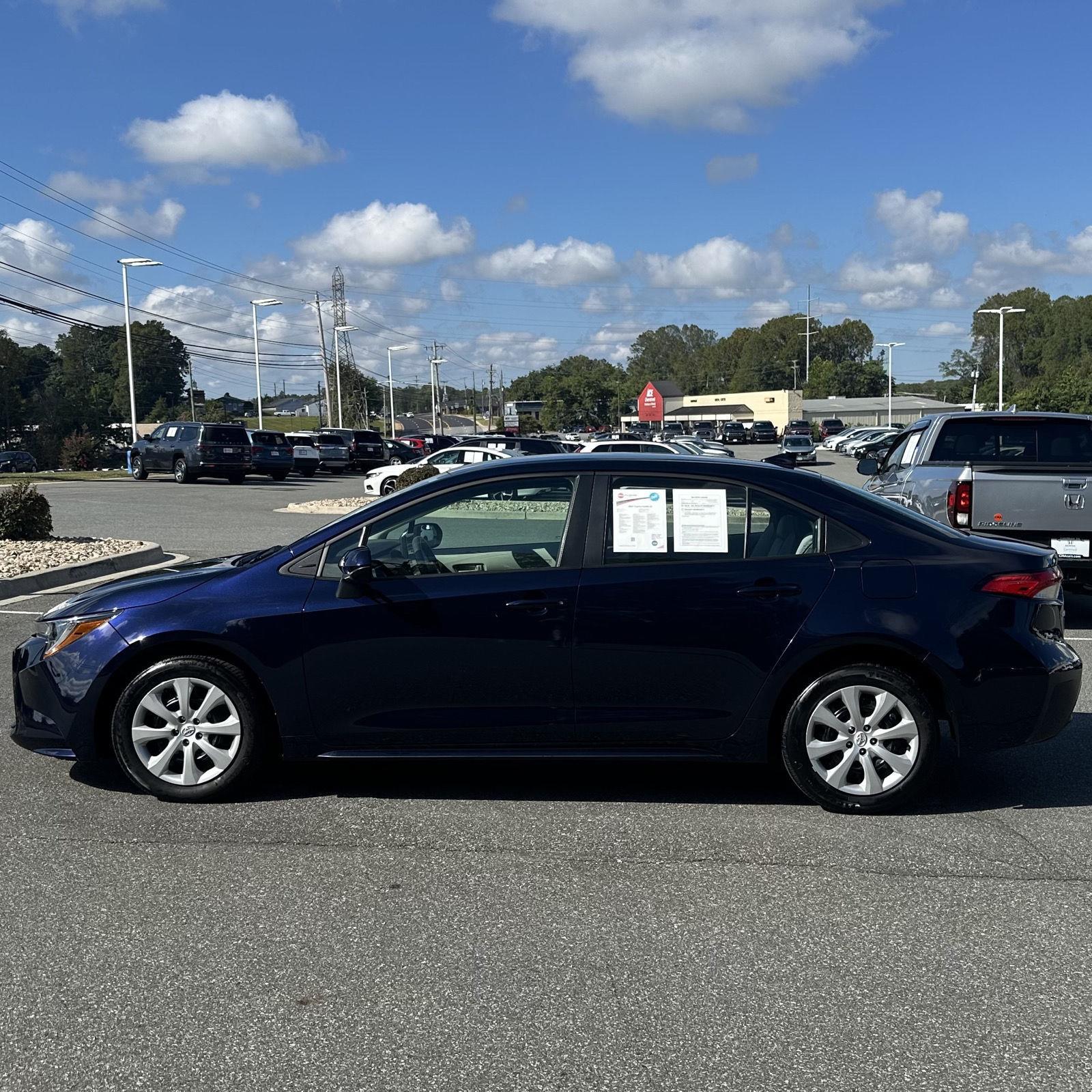 2024 Toyota Corolla LE photo 2