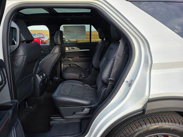 2025 Ford Explorer ST photo 38