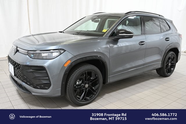 2025 Volkswagen Tiguan SE R-LINE BLACK's photo