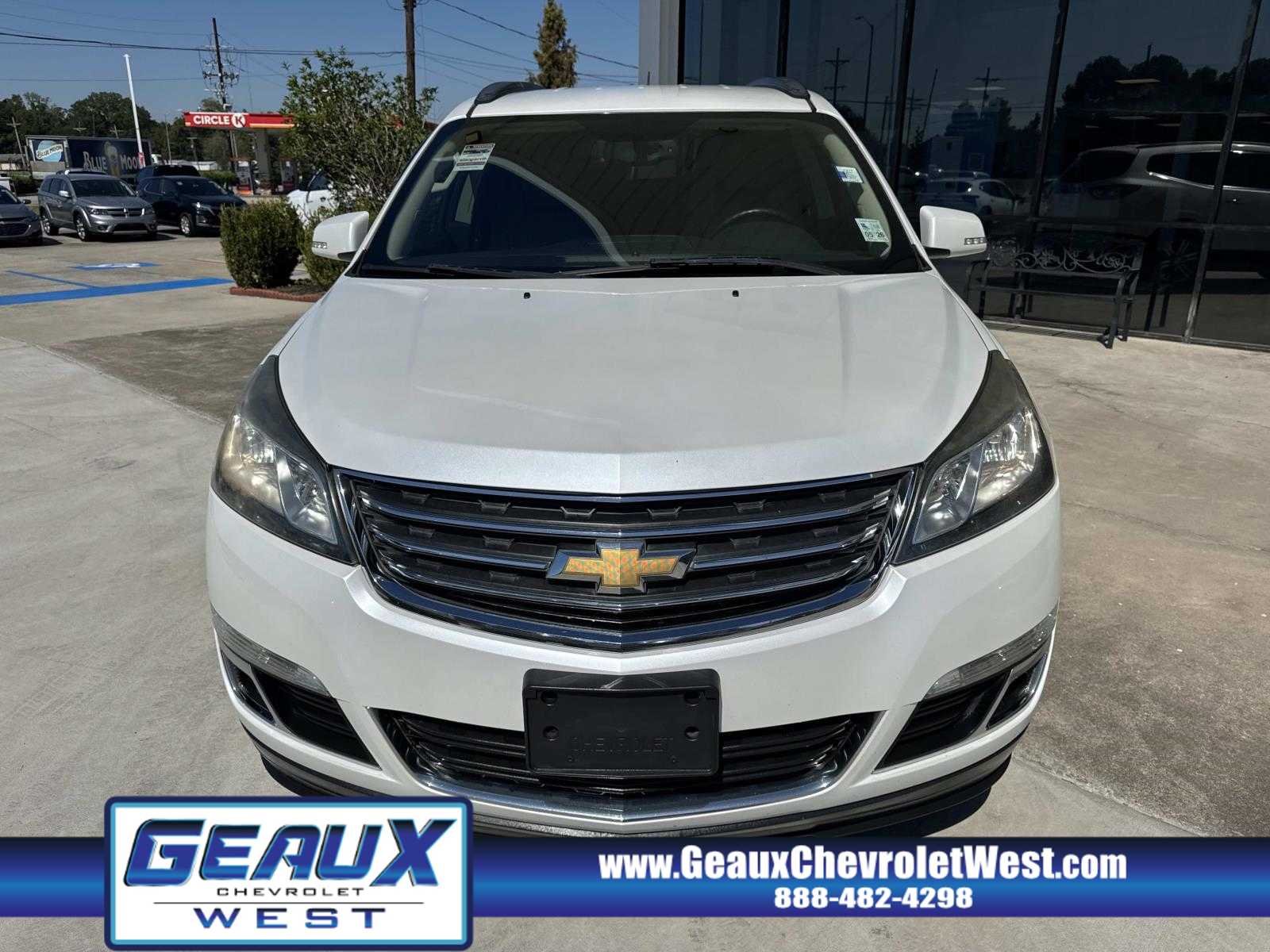 Used 2017 Chevrolet Traverse 2LT with VIN 1GNKRHKD6HJ166890 for sale in LaPlace, LA