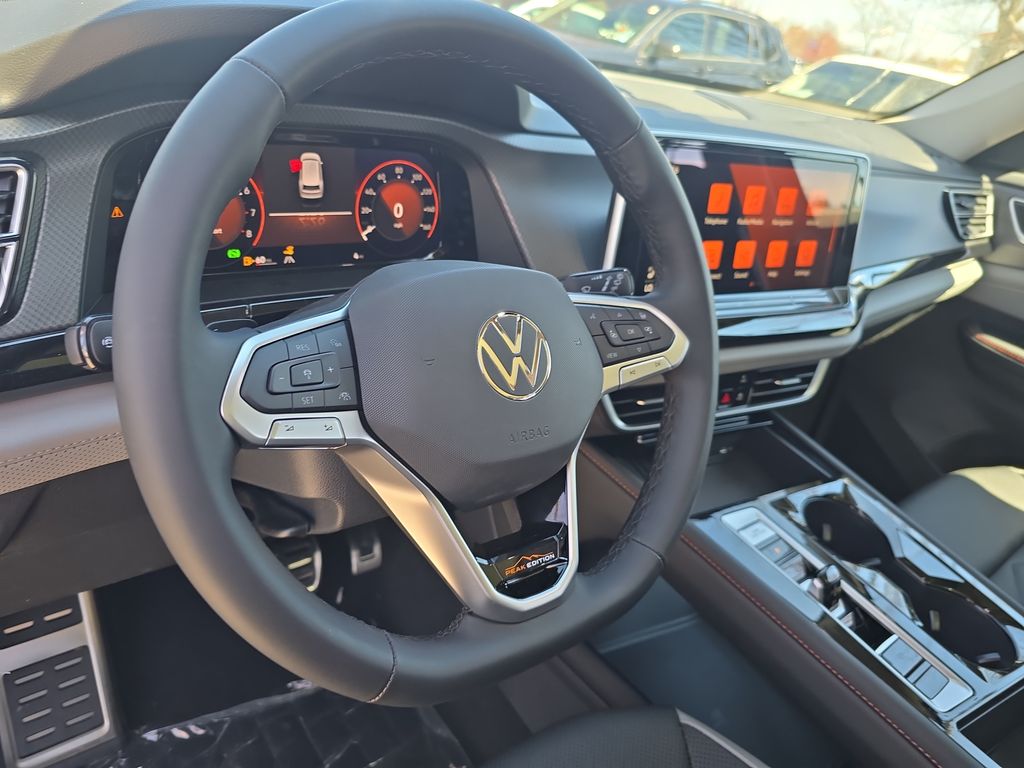 2025 Volkswagen Atlas Peak Edition SE photo 5